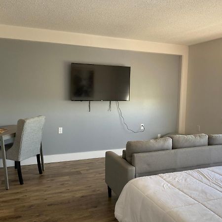 Innovative Studio Apartment Gadsden Exterior photo