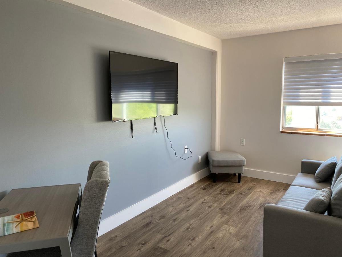 Innovative Studio Apartment Gadsden Exterior photo