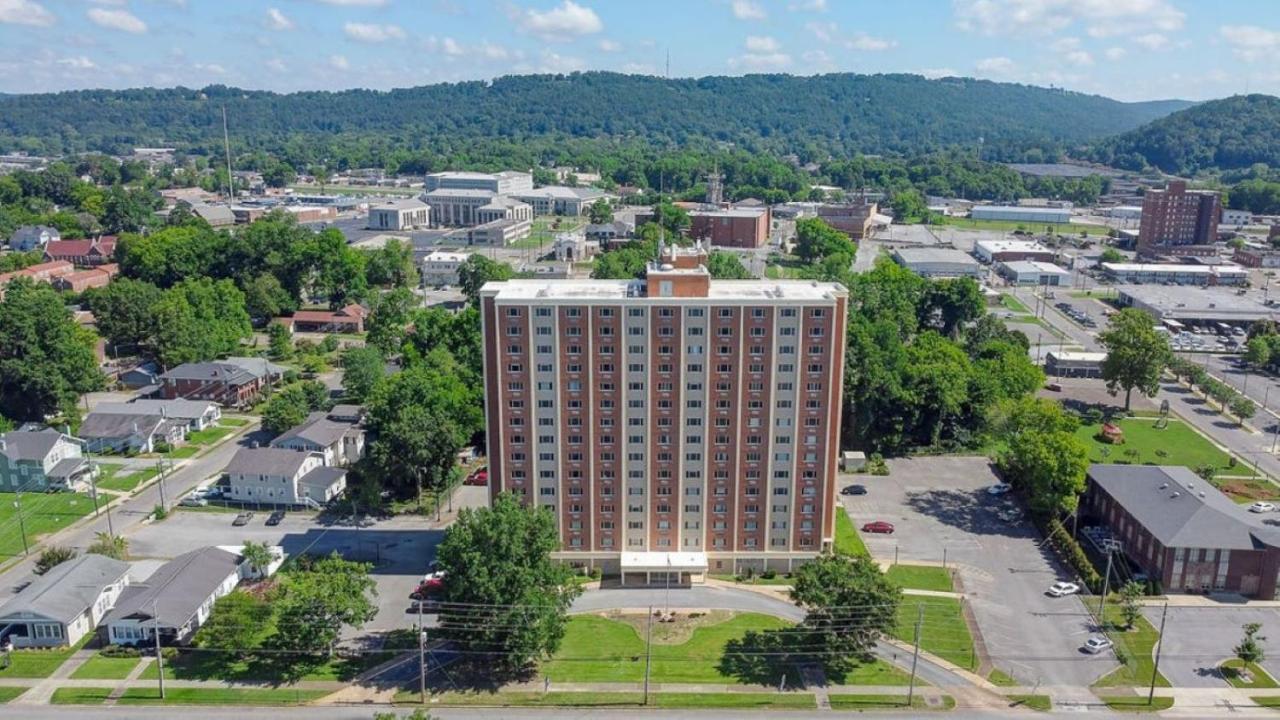 Innovative Studio Apartment Gadsden Exterior photo
