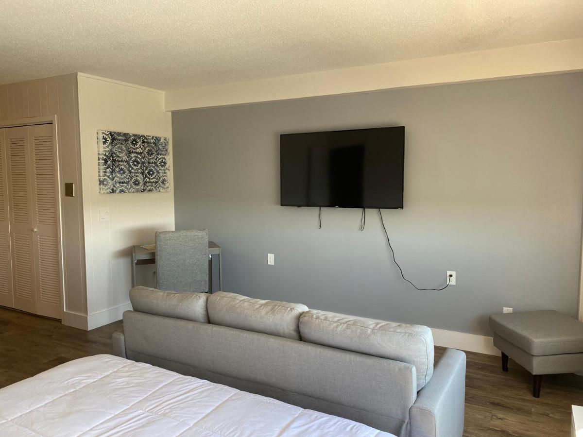 Innovative Studio Apartment Gadsden Exterior photo